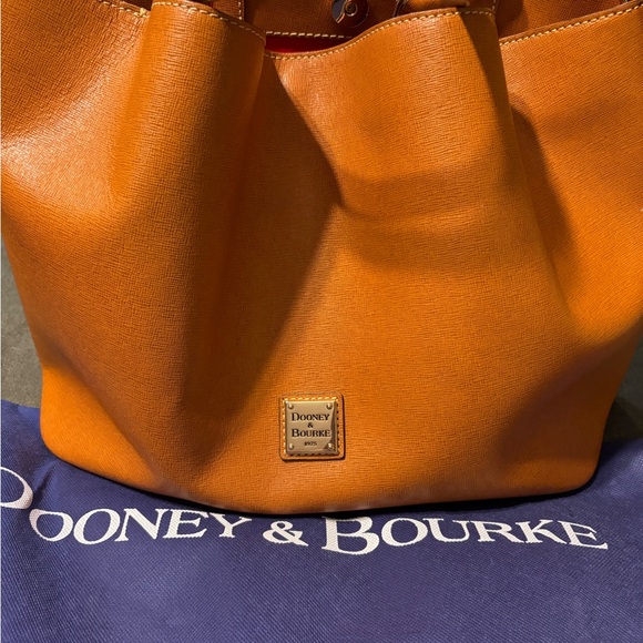 Dooney & Bourke handbag, Saffiano Large Barlow Satchel - Natural - Picture 7 of 10